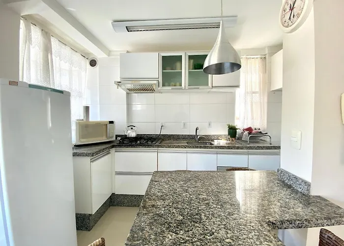 Loft Em Bombas - Excelente Localizacao - 1 Dorm 3 Pessoas