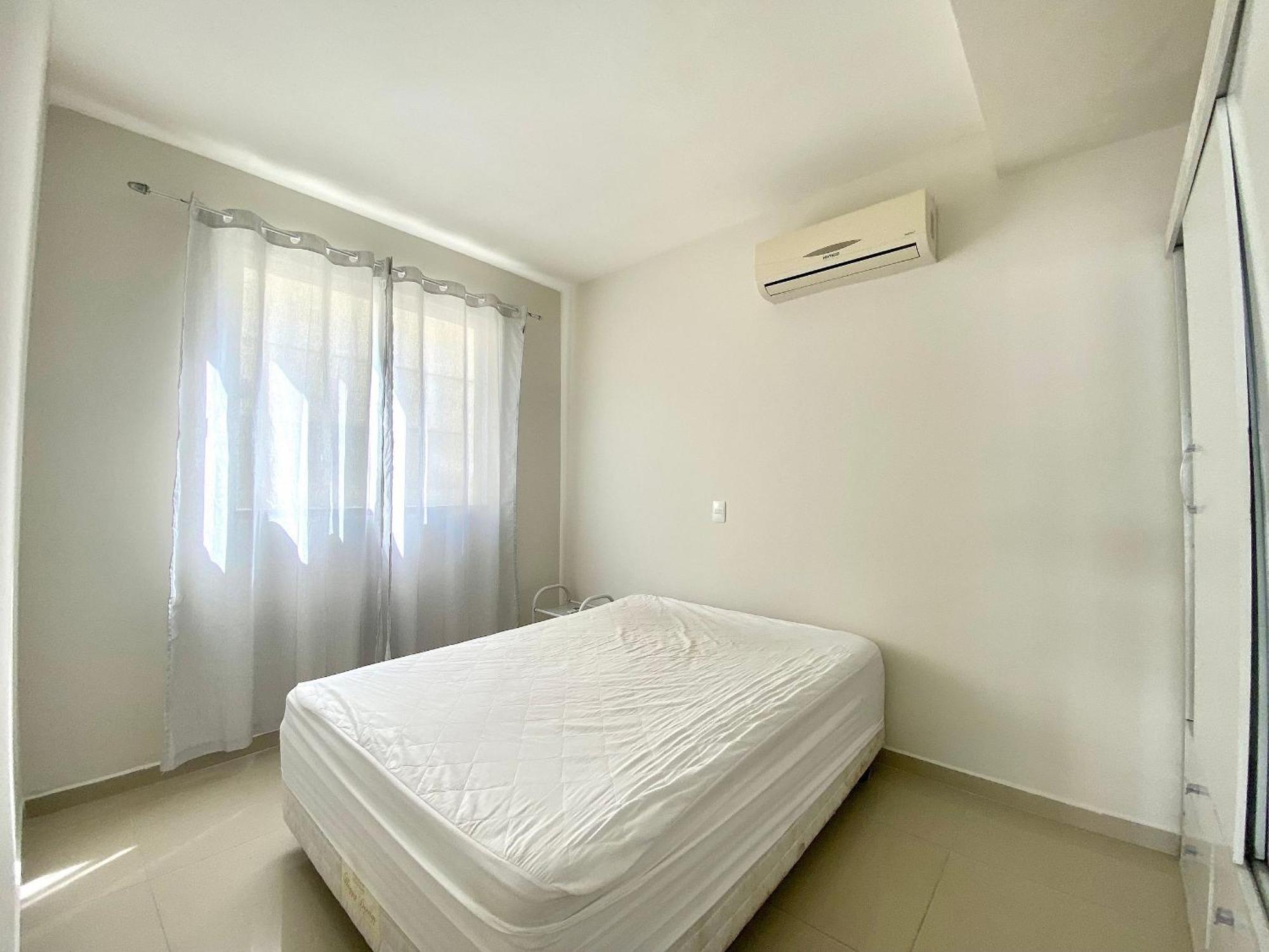 Apartment Loft Em Bombas - Excelente Localizacao - 1 Dorm 3 Pessoas